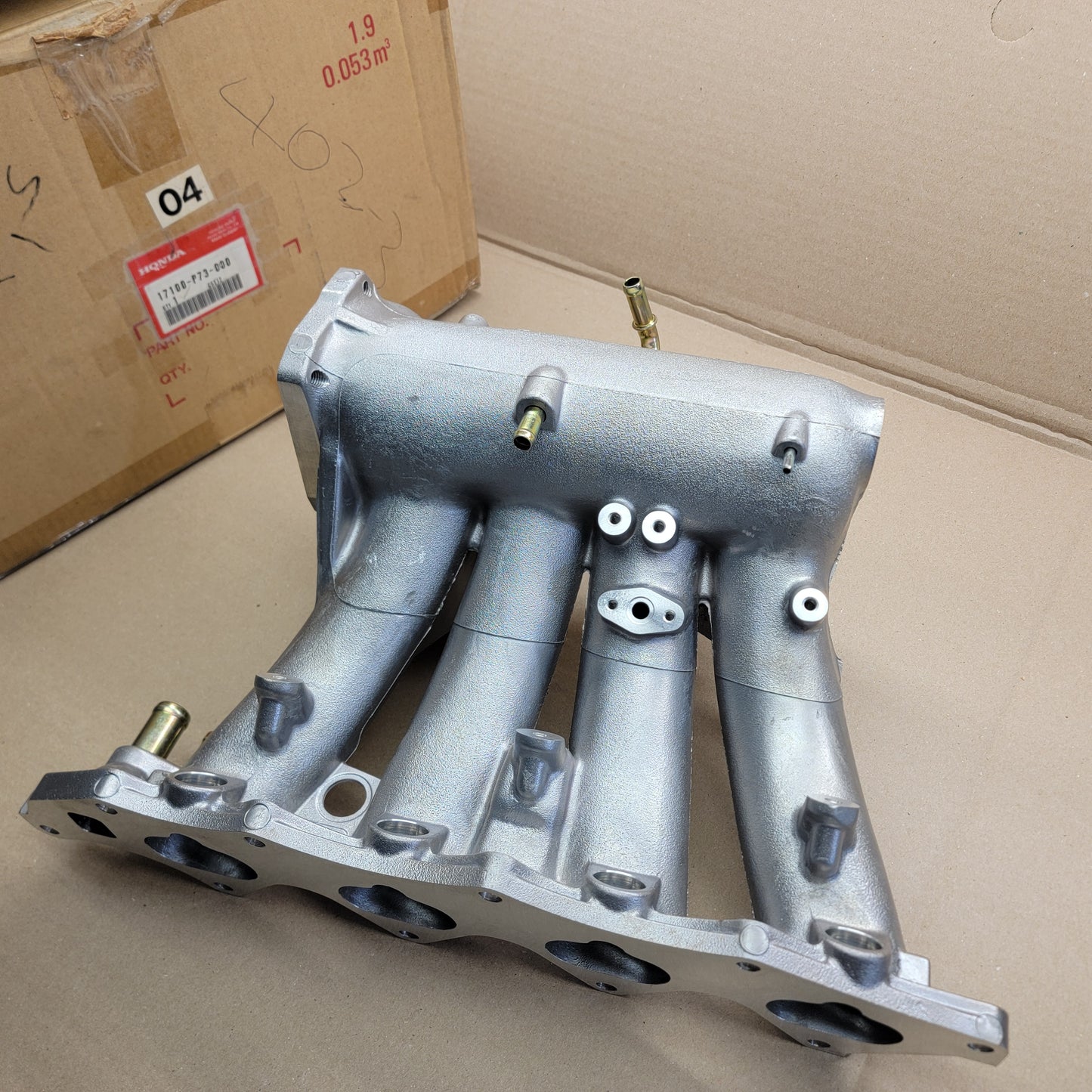 NOS JDM Integra Civic Type R manifold 17100-P73-000