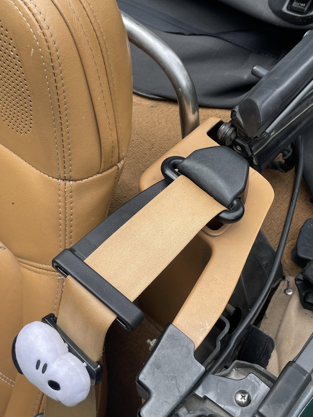 Honda seat belt holder set